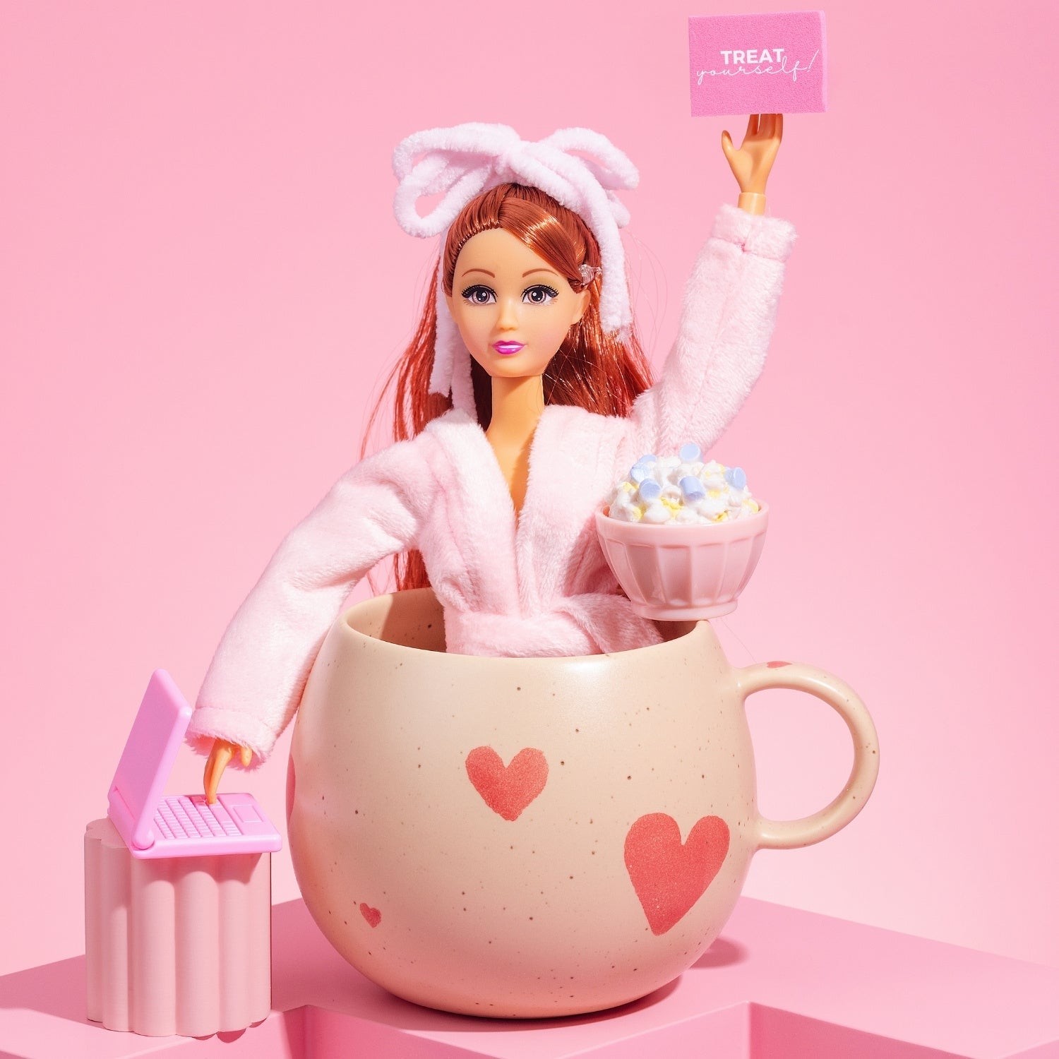 Cozy Hearts Stoneware Ball Mug 500ml Limited Edition