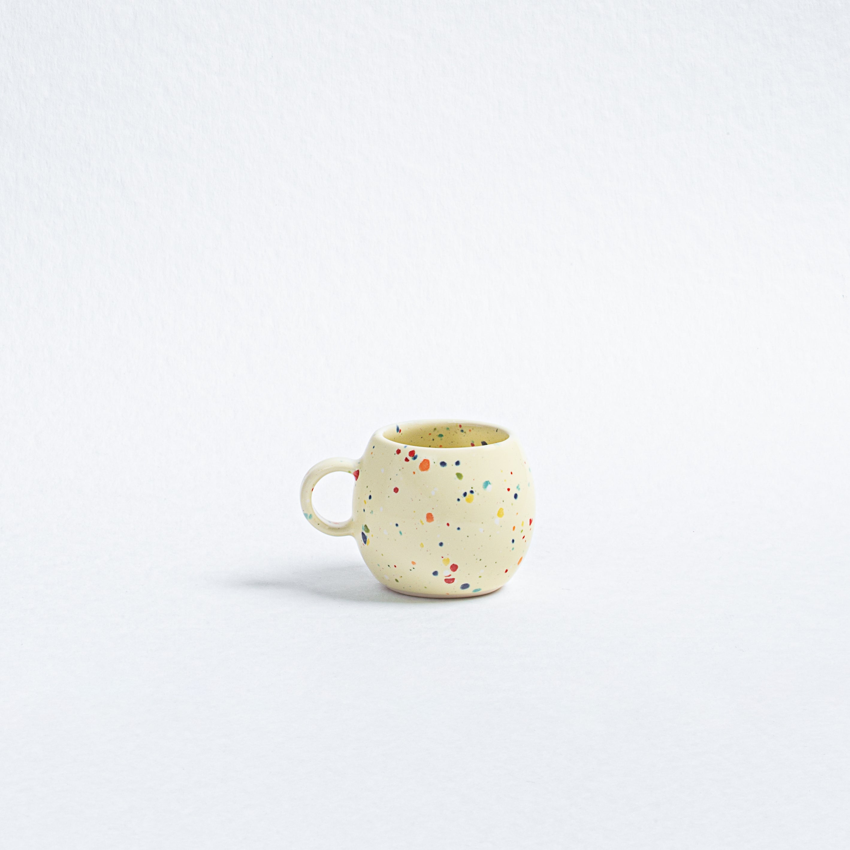 New Party Set 2 Espresso Mug + 2 Mini Tray - Yellow - Egg Back Home